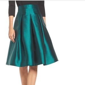 Eliza J release pleat full skirt. Emerald green. Size 8.